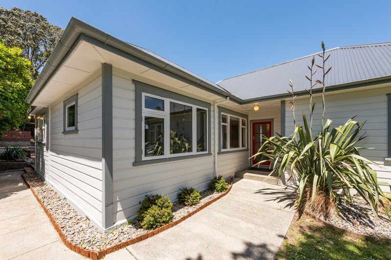 79 Fraser Avenue, Johnsonville, Wellington - Carousel 1