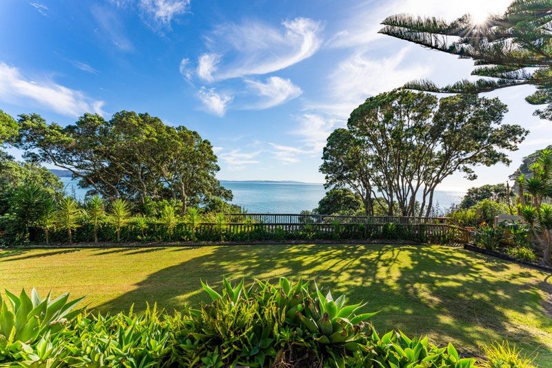 81 Duncansby Road, Stanmore Bay, Whangaparaoa - Carousel 1