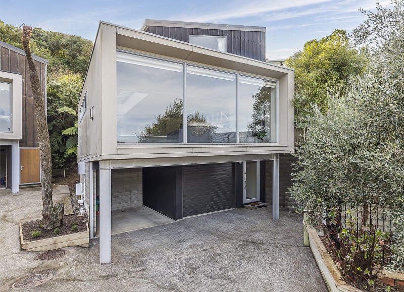 8A Orleans Street, Ngaio, Wellington - Carousel 1