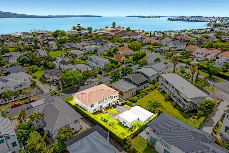 43 Ronaki Road, Mission Bay, Auckland - Carousel 20