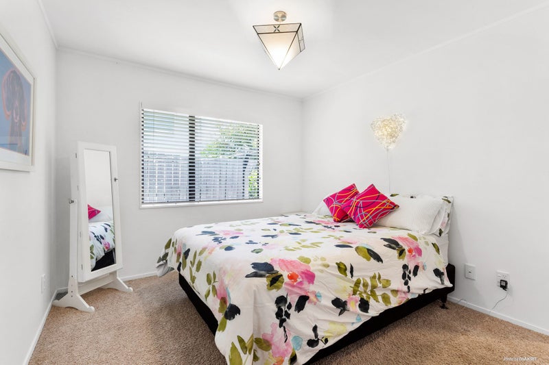 13A Buxton Street, Point Chevalier, Auckland - Carousel 18