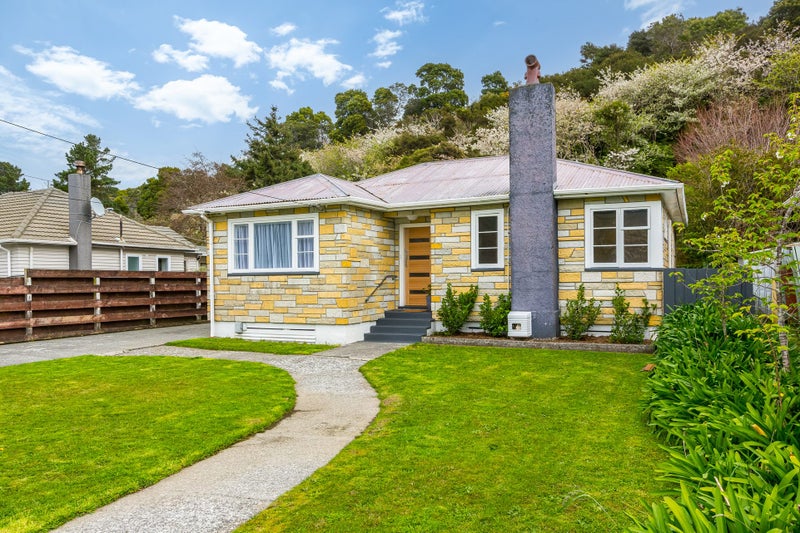 18 Dover Road, Wainuiomata, Lower Hutt - Carousel 1