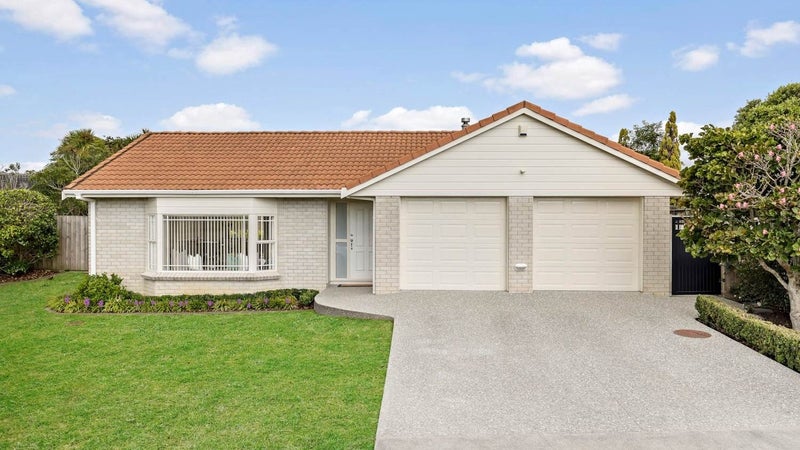 33 Matterhorn Crescent, Northpark, Auckland - Carousel 1