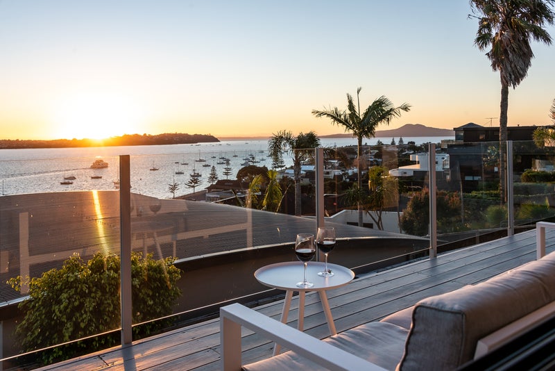 12 Bucklands Beach Road, Bucklands Beach, Auckland - Carousel 1
