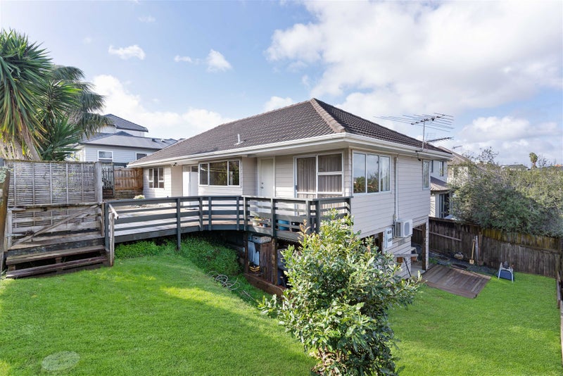 2/2 Patons Road, Howick, Auckland - Carousel 1