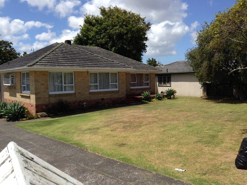 3 Cambourne Road, Papatoetoe, Auckland - Carousel 1