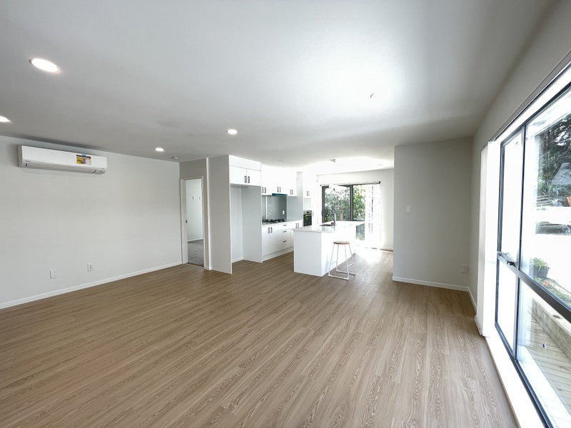 13B Stott Avenue, Birkdale, Auckland - Carousel 2