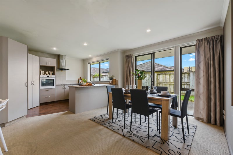 29 Parkside Drive, Huntington, Hamilton - Carousel 2