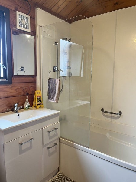 2/58 Cuba Street, Petone, Lower Hutt - Carousel 7