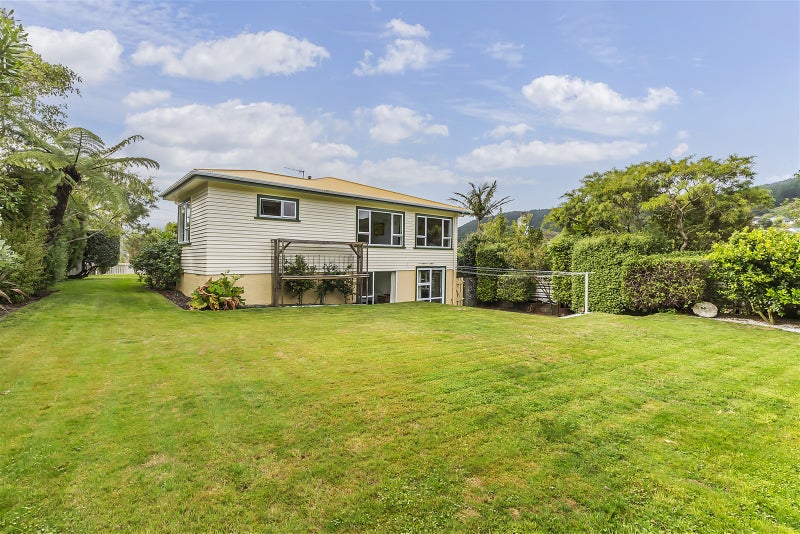 21 Saint Johns Terrace, Tawa, Wellington - Carousel 20