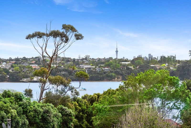 39B Clovelly Road, Bucklands Beach, Auckland - Carousel 2