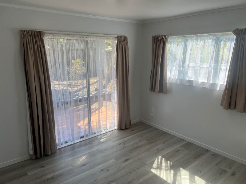 92A Roberts Road, Te Atatu South, Auckland - Carousel 2