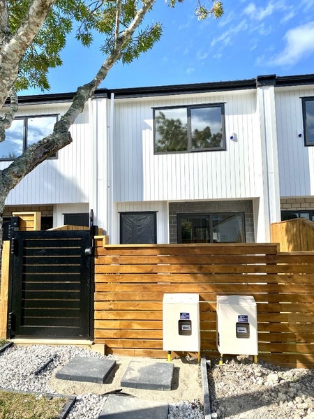 2/38 Santiago Crescent, Unsworth Heights, Auckland - Carousel 2