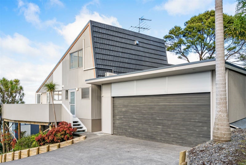 17 NOELEEN ST, Glenfield, Auckland - Carousel 24