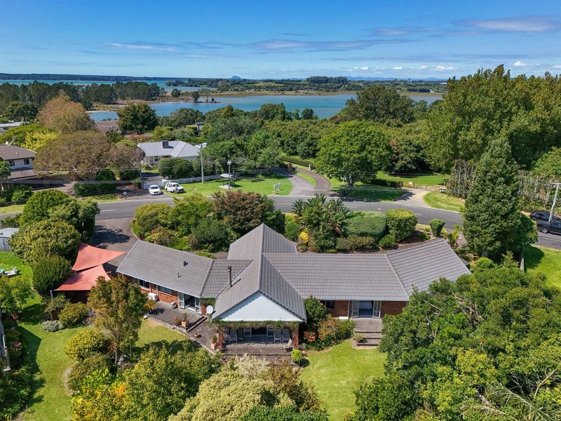 187 Tanners Point Road, Tanners Point, Katikati - Carousel 1