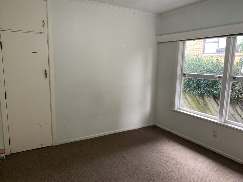 39 Ocean View Road, Milford, Auckland - Carousel 10