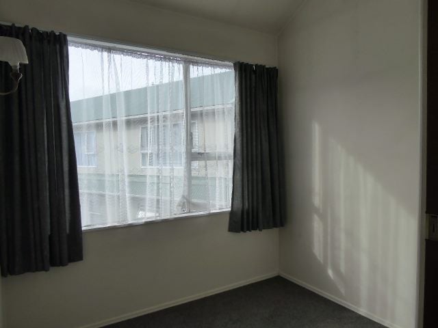 8/98 Pharazyn Street, Melling, Lower Hutt - Carousel 11