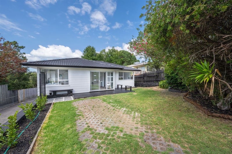 9 Juniper Road, Sunnynook, Auckland - Carousel 17
