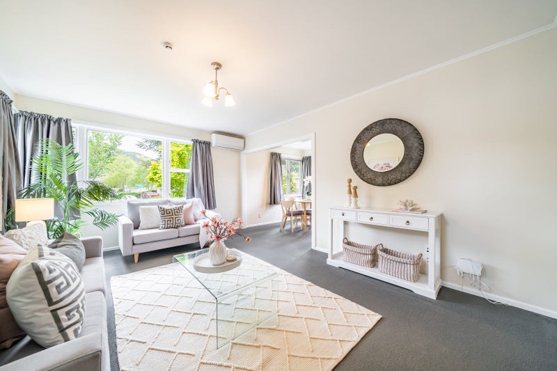 22 Pasadena Crescent, Totara Park, Upper Hutt - Carousel 1