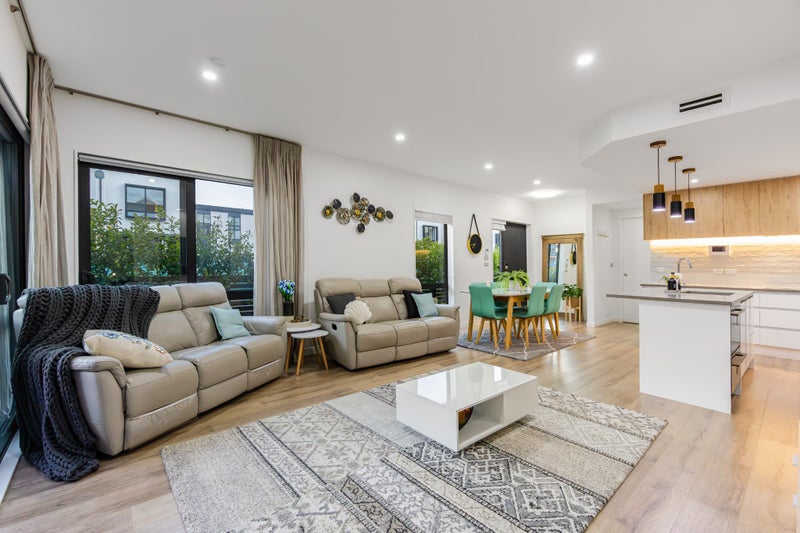 8 Windlass Street, Long Bay, Auckland - Carousel 2