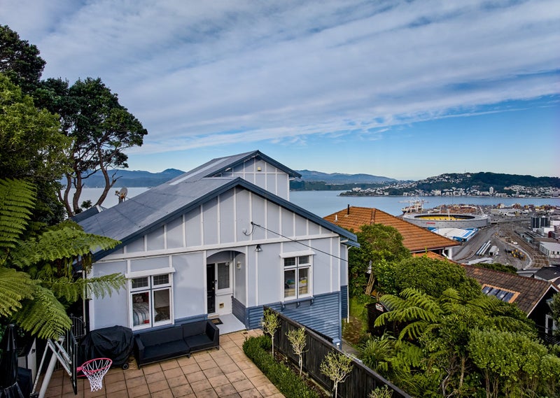 32 Upper Watt Street, Wadestown, Wellington - Carousel 1