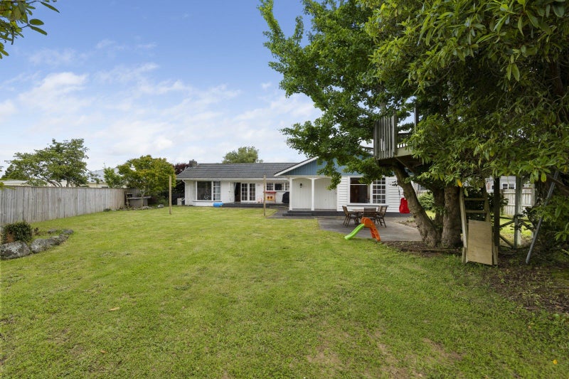 117 Hamlet Street, Stratford - Carousel 1