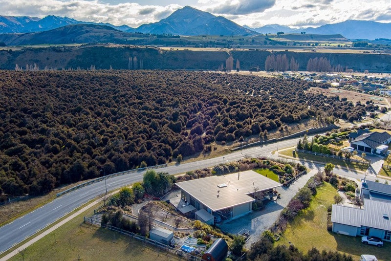 2 Hardie Place, Albert Town, Wanaka - Carousel 1