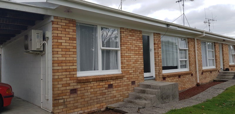 60 Garden Heights Avenue, Glenview, Hamilton - Carousel 1