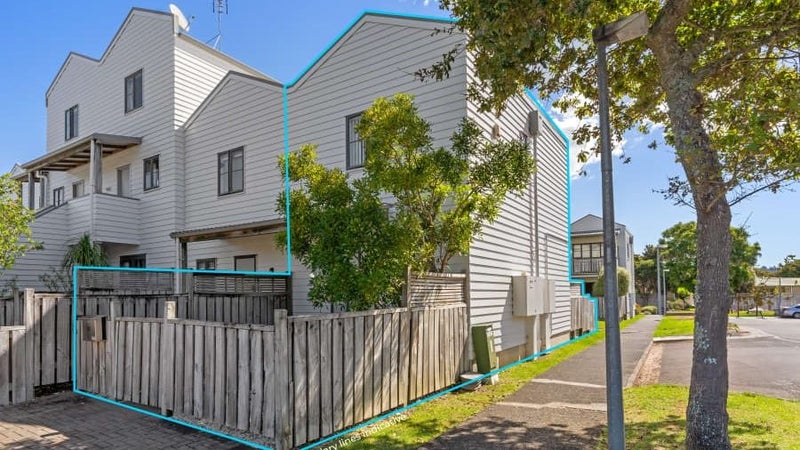 33/5 Carolina Place, Albany, Auckland - Carousel 1