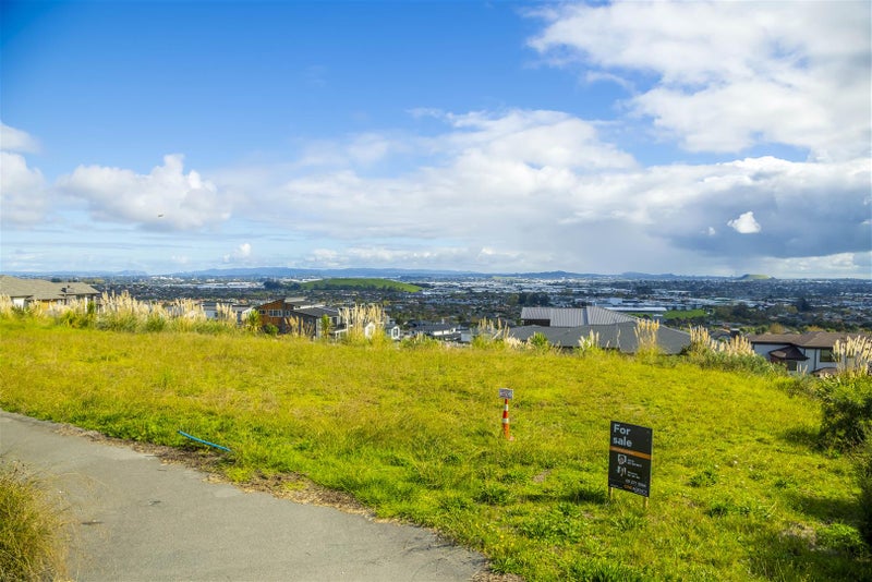 190 Point View Drive, EAST TAMAKI HEIGHTS, AUCKLAND - Carousel 1