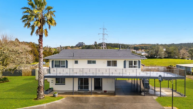 6 Deacon Road, Kumeu - Carousel 2