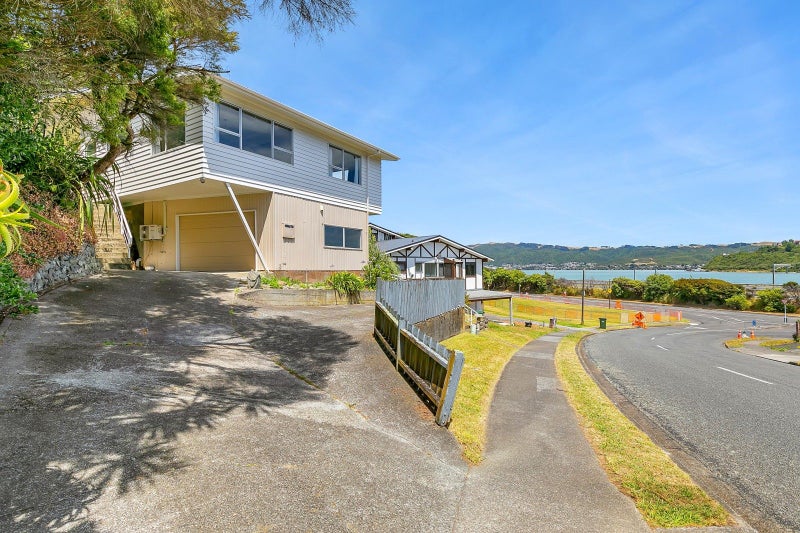 3 Brora Crescent, Papakowhai, Porirua - Carousel 2
