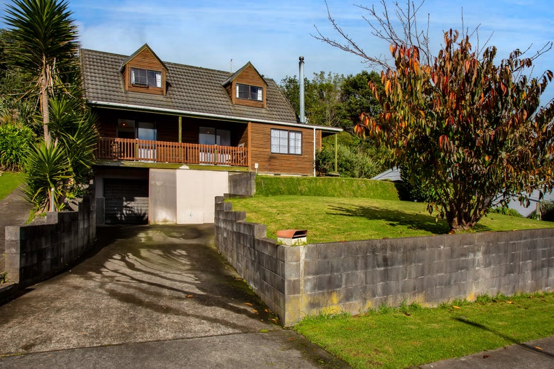 31 Herekawe Drive, Spotswood, New Plymouth - Carousel 1