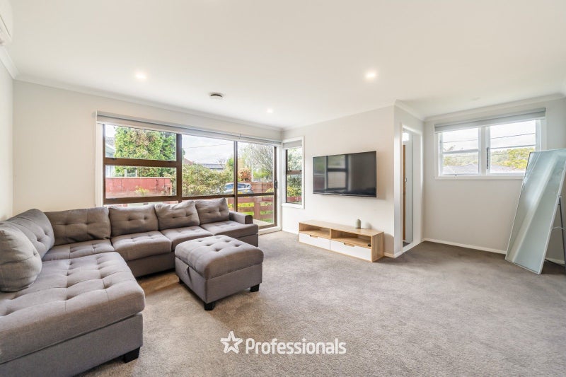 7 Pearce Crescent, Taita, Lower Hutt - Carousel 2