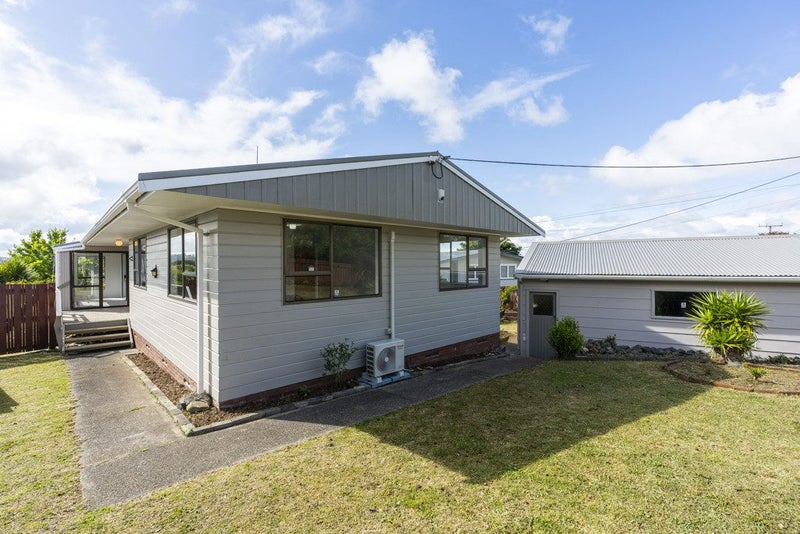 43 Fisher Terrace, Kamo, Whangarei - Carousel 1