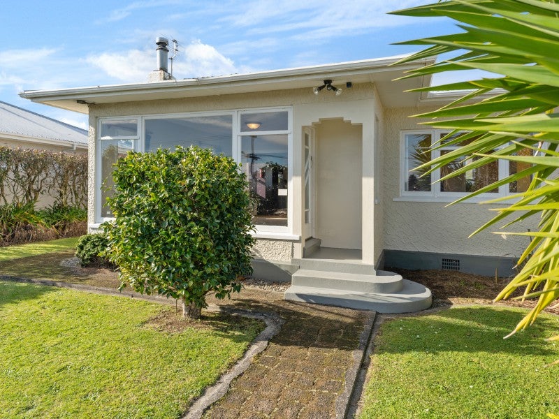 411 Carrington Street, Upper Vogeltown, New Plymouth - Carousel 1