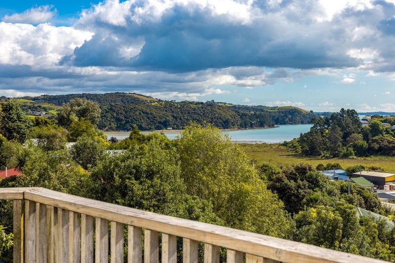 29B Erua Road, Ostend, Waiheke Island - Carousel 2