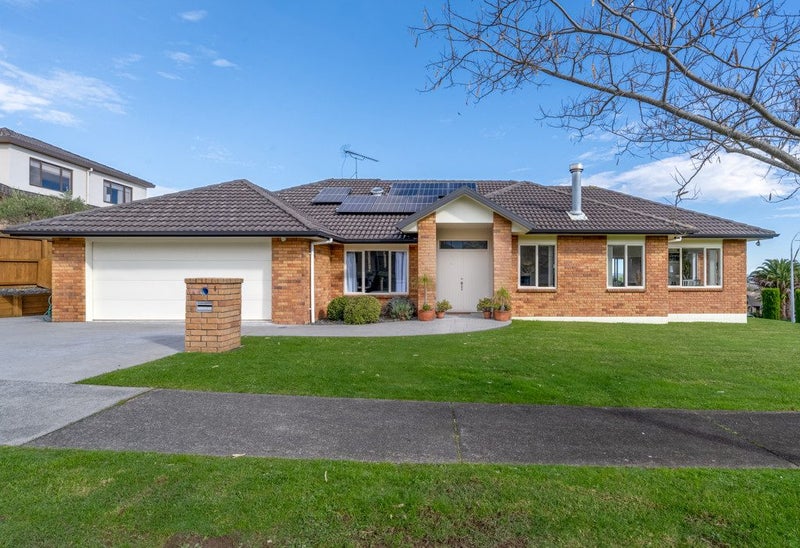 1 Bejoy Rise, East Tamaki Heights, Auckland - Carousel 1