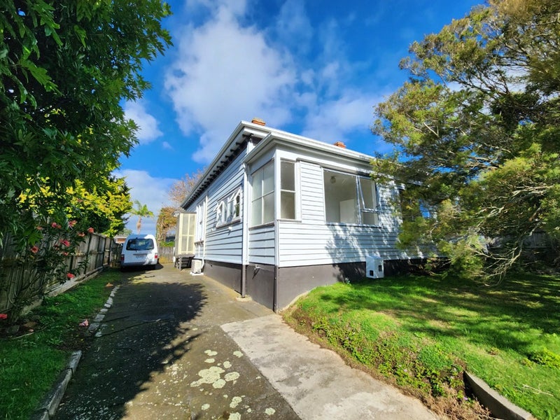 31 Mount Smart Road, Royal Oak, Auckland - Carousel 1