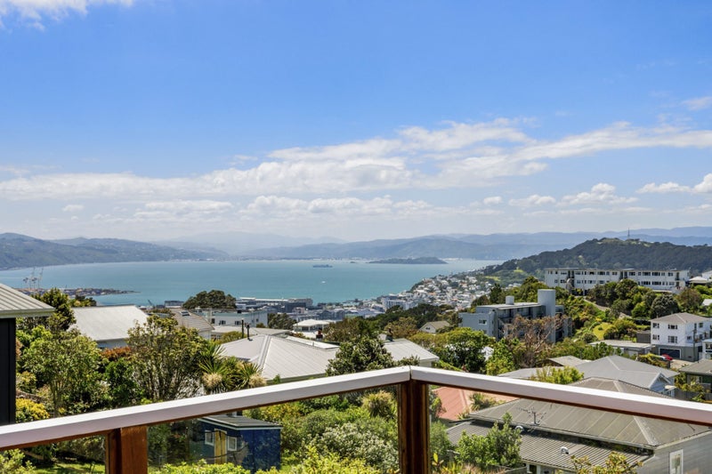 19 Sugarloaf Road, Brooklyn, Wellington - Carousel 2