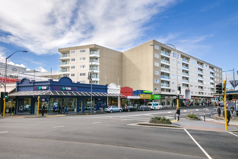 517/26 Remuera Road, Newmarket, Auckland - Carousel 1