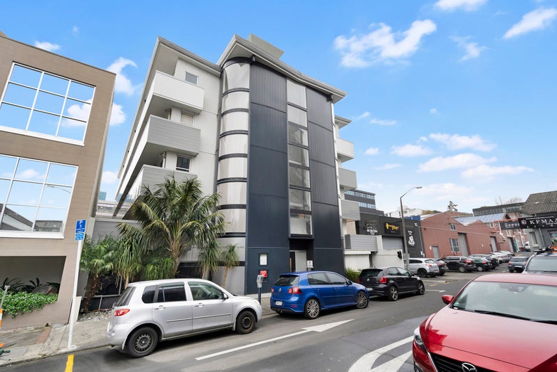 21/8 Clayton Street, Newmarket, Auckland - Carousel 10