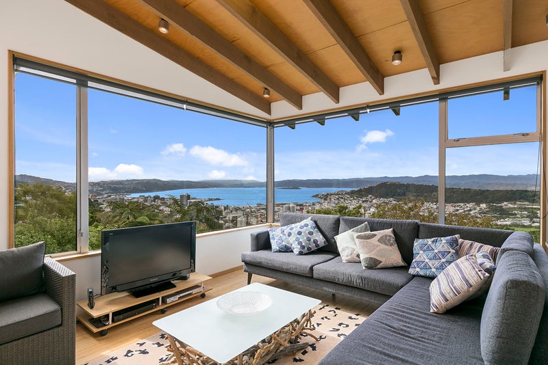15 Karepa Street, Brooklyn, Wellington - Carousel 1