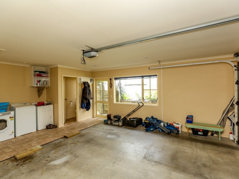 8 Maple Crescent, Whalers Gate, New Plymouth - Carousel 18