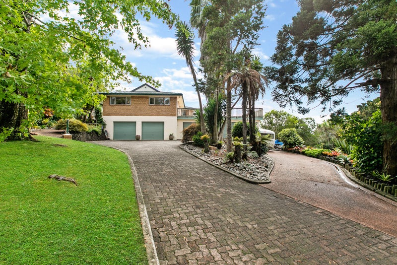 16 Atarua Gardens, Waiatarua, Auckland - Carousel 1