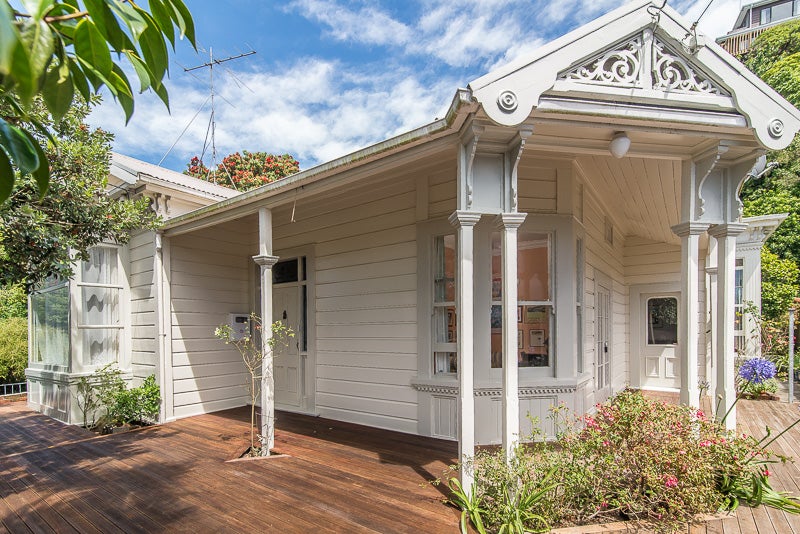 34 Mccoll Street, Vogeltown, Wellington - Carousel 1