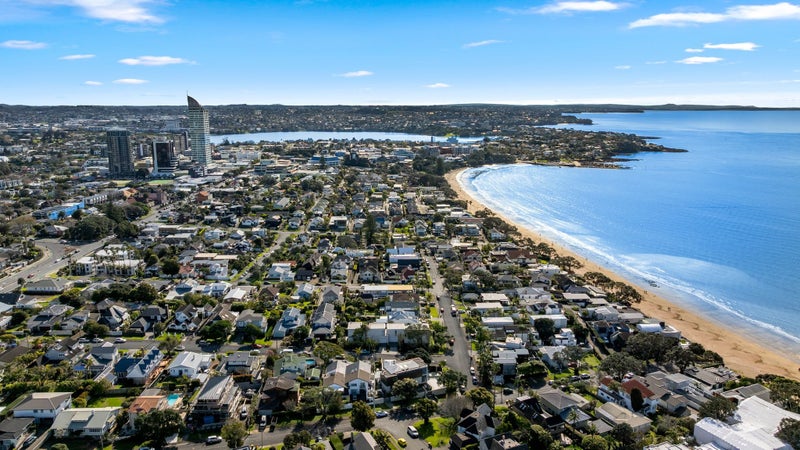 1/17 Cameron Street, Takapuna, Auckland - Carousel 32