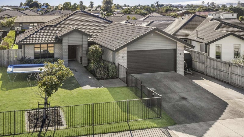 59 Sunningdale Street, Wattle Downs, Auckland - Carousel 1