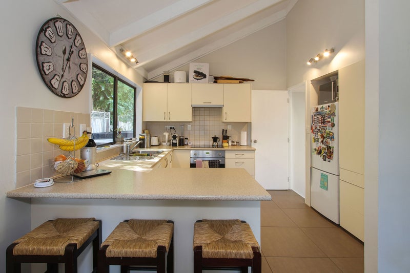 2/2 Ceramco Place, Torbay, Auckland - Carousel 1