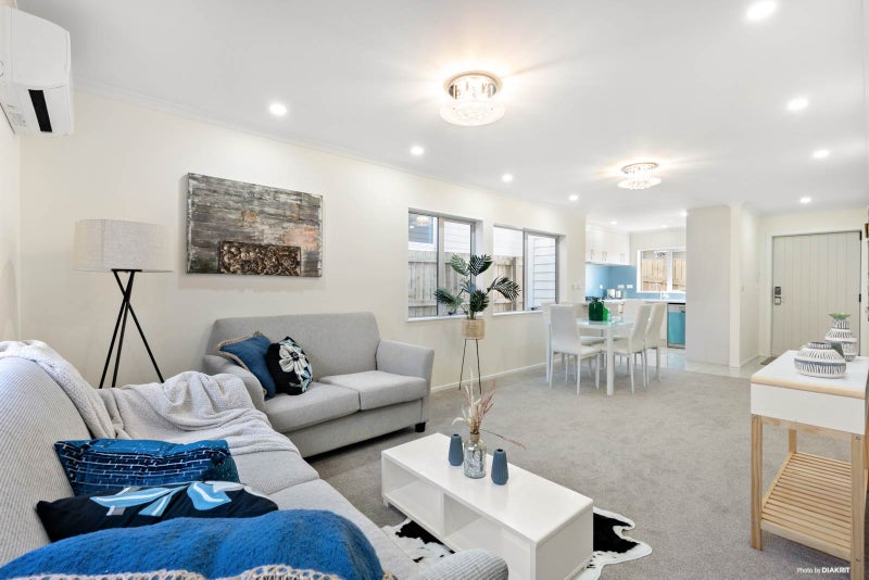 4C Bill Phillip Place, Clendon Park, Auckland - Carousel 2